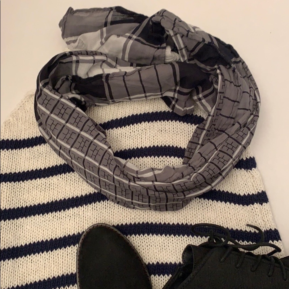 Splash Checkered Scarf Wraps - Picture 4 of 5